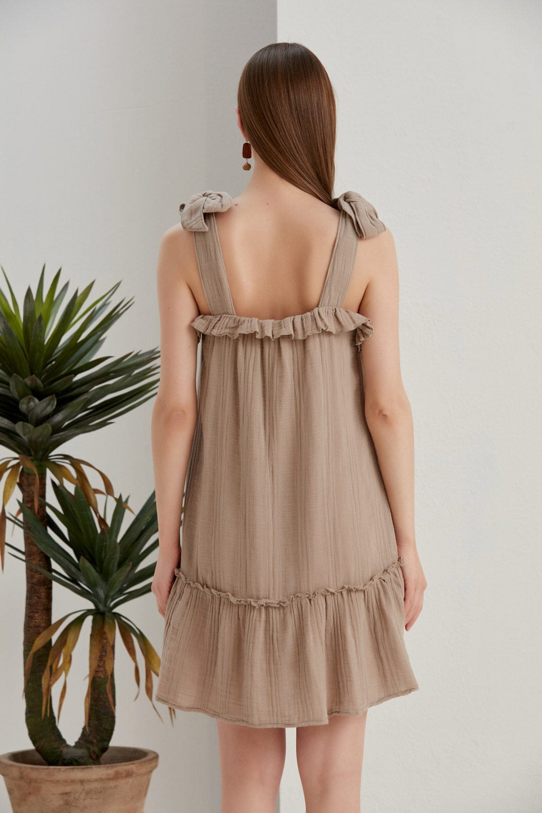 Begonville Elbise Sue Askılı Bağlama Detaylı Mini Elbise - Bej